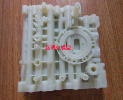 手板制作選擇機(jī)器加工還是人工加工？